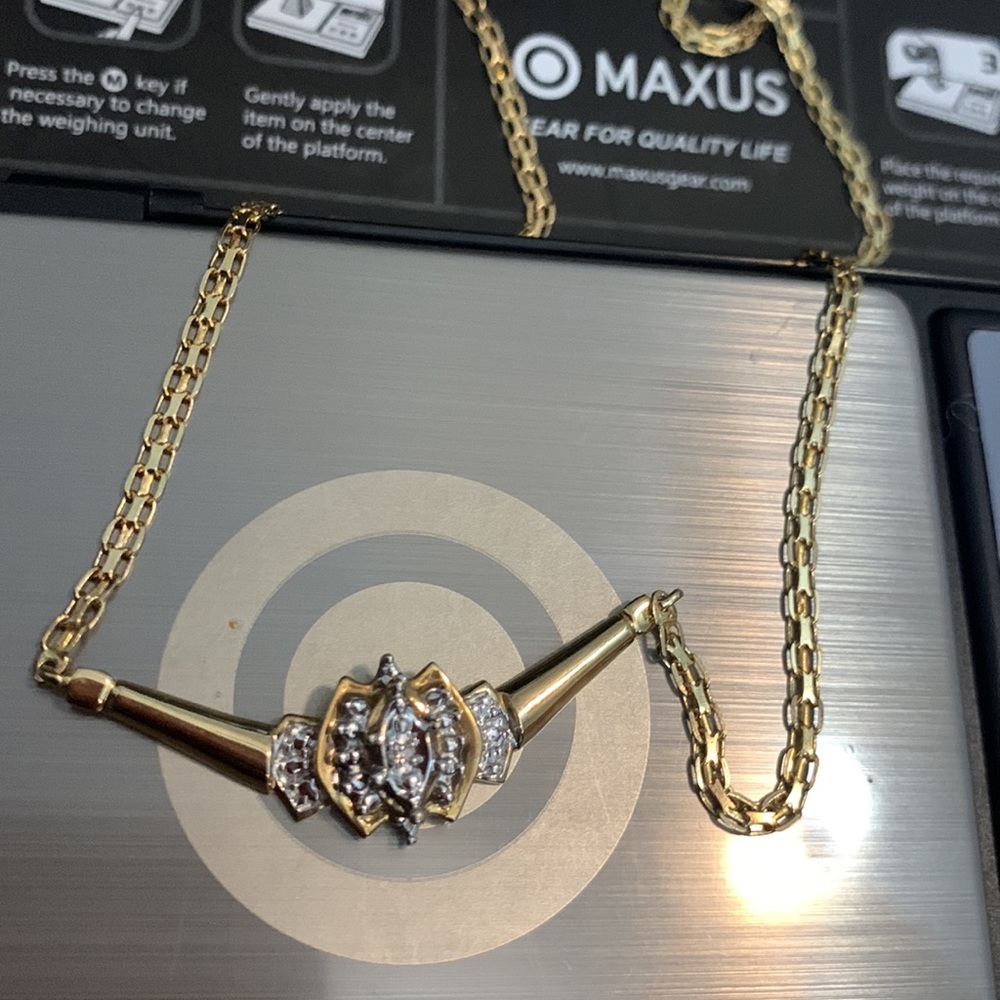10k necklace.